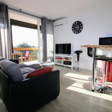 T3 A 300m Des Plages Avec Parking Et Terrasse - Fr-1-309-414 *