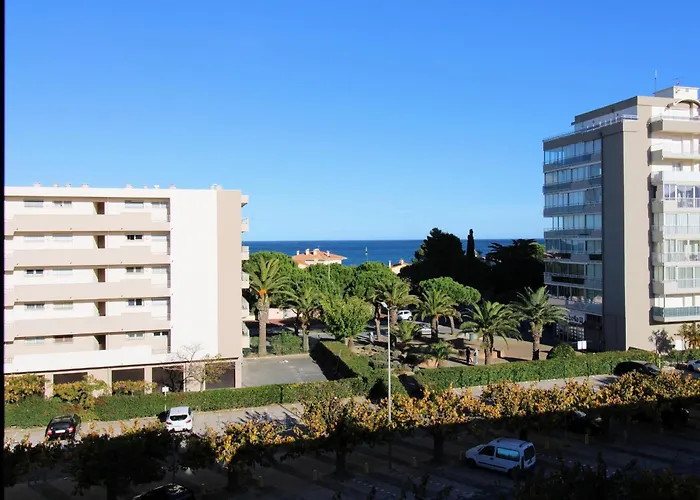 T3 A 300m Des Plages Avec Parking Et Terrasse - Fr-1-309-414